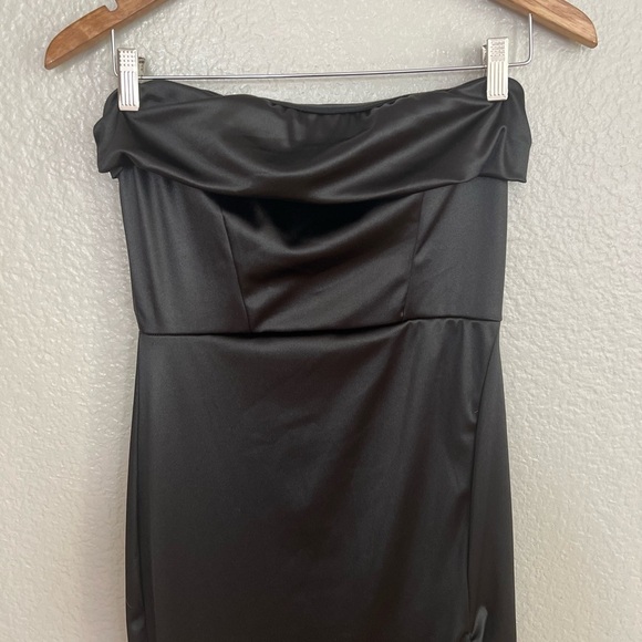 Starlet Vibes Black Satin Strapless Mermaid Maxi Dress - Picture 4 of 10